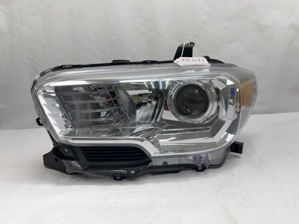 2016 2017 2018 2019 2020 2021 2022 toyota tacoma halogen front left oem headligh