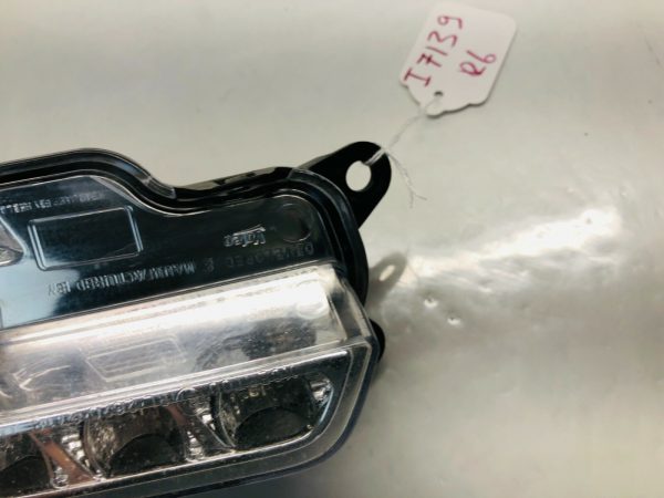 2009 2010 2011 2012 2013 MERCEDES W212 E CLASS LEFT OEM RUNNING LIGHT FOG LIGHT - Image 10