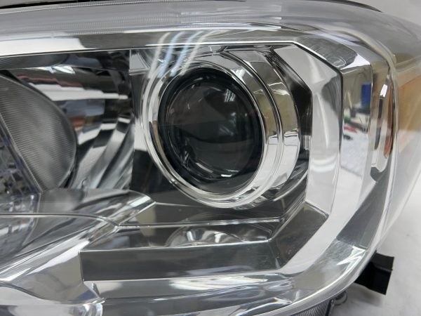 2016 2017 2018 2019 2020 2021 2022 toyota tacoma halogen front left oem headligh - Image 7