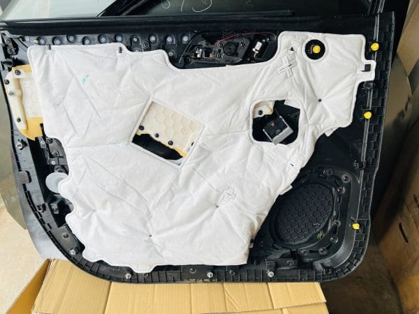 15 2016 2017 2018 2019 2020 TAHOE SUBURBAN YUKON FRONT RIGHT INTERIOR DOOR PANEL - Image 13