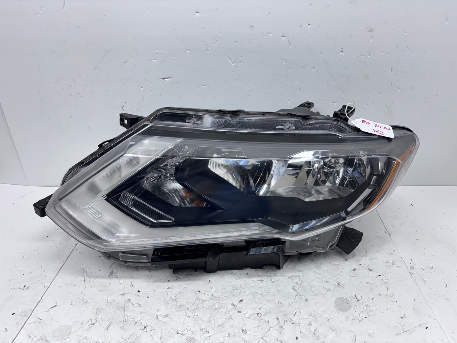 2017 2018 2019 2020 NISSAN ROGUE HALOGEN LED FRONT LEFT OEM HEADLIGHT