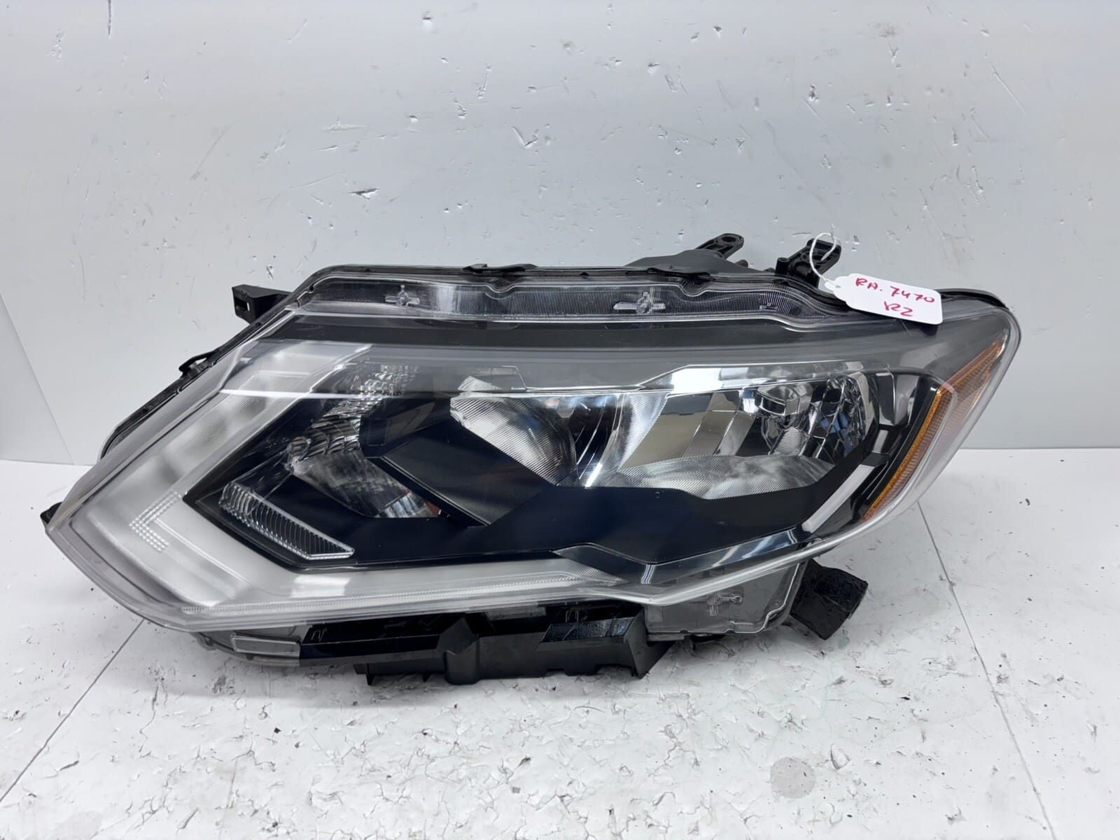 2017 2018 2019 2020 NISSAN ROGUE HALOGEN LED FRONT LEFT OEM HEADLIGHT - Image 2