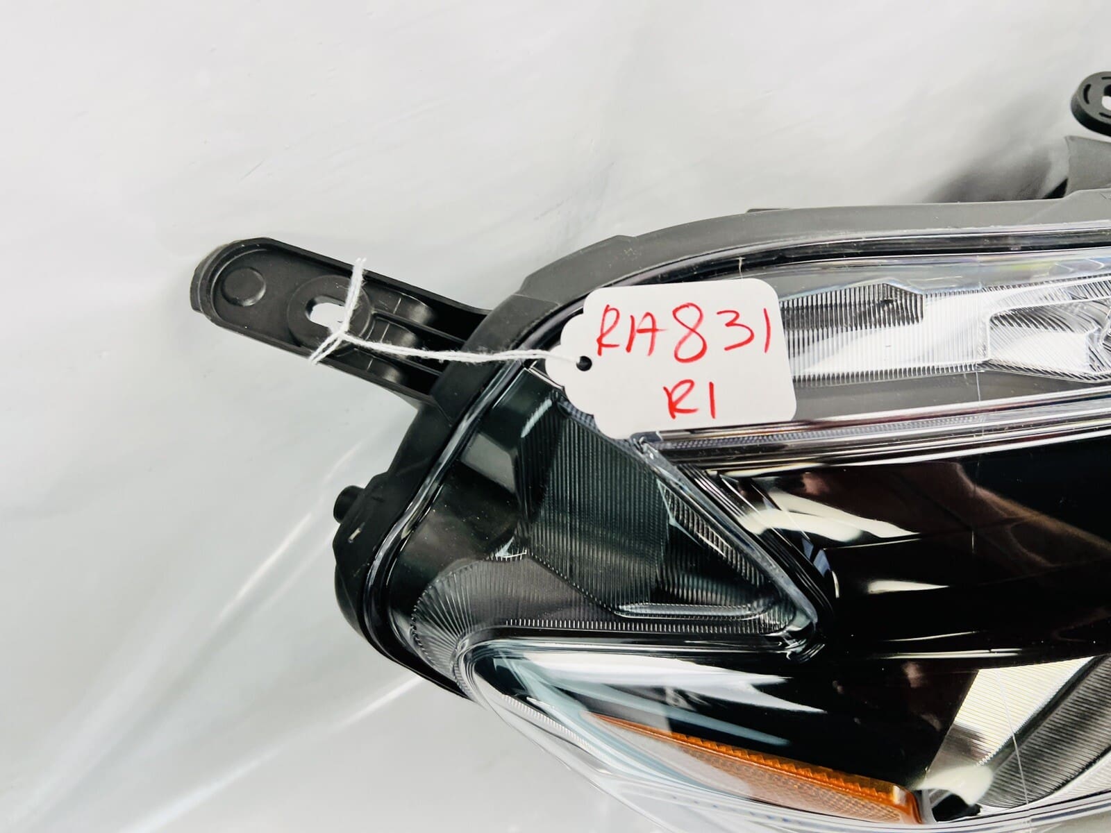OEM 2016 2017 2018 2019 NISSAN SENTRA HALOGEN FRONT RIGHT HEADLIGHT 26010-3YU0A - Image 9