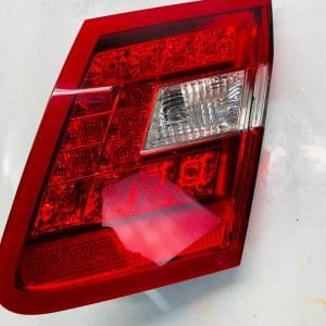 2010 2011 2012 2013 MERCEDES E CLASS REAR RIGHT OEM TAIL LIGHT E550 350 300
