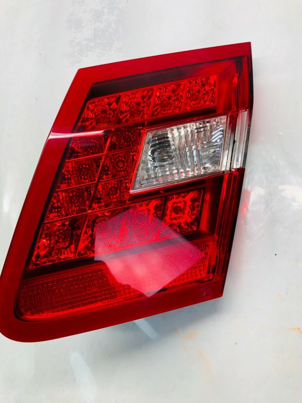 2010 2011 2012 2013 MERCEDES E CLASS REAR RIGHT OEM TAIL LIGHT E550 350 300