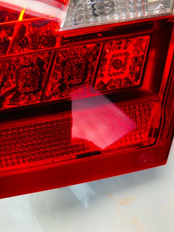 2010 2011 2012 2013 MERCEDES E CLASS REAR RIGHT OEM TAIL LIGHT E550 350 300 - Image 2