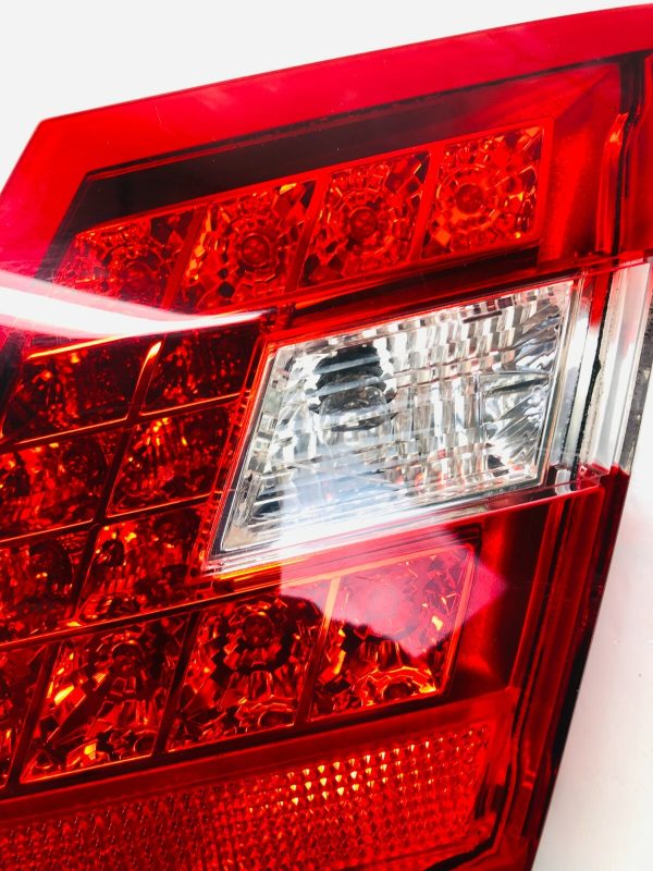 2010 2011 2012 2013 MERCEDES E CLASS REAR RIGHT OEM TAIL LIGHT E550 350 300 - Image 4