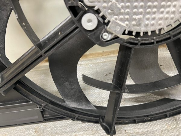 2019 2020 2021 2022 2023 VOLVO XC40 HYBRID OEM RADIATOR COOLING FAN - Image 12