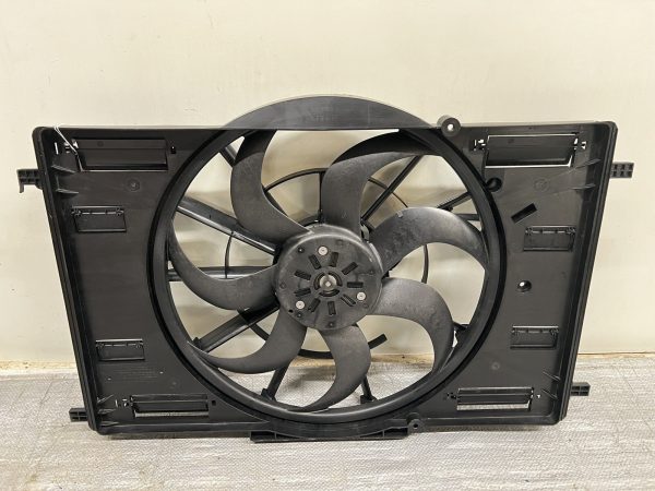 2019 2020 2021 2022 2023 VOLVO XC40 HYBRID OEM RADIATOR COOLING FAN - Image 16