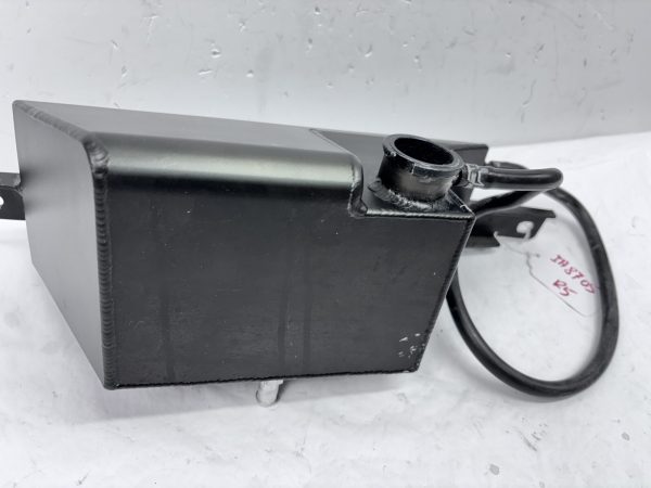 Aluminum Coolant Overflow Reservoir Tank For Nissan Skyline GTR R35 2009-2014 - Image 5
