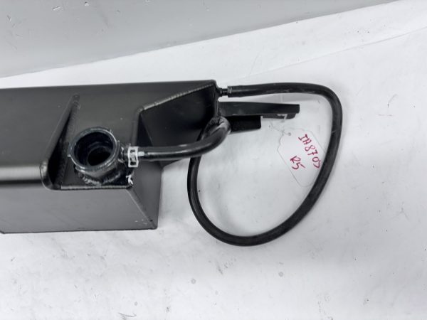Aluminum Coolant Overflow Reservoir Tank For Nissan Skyline GTR R35 2009-2014 - Image 7