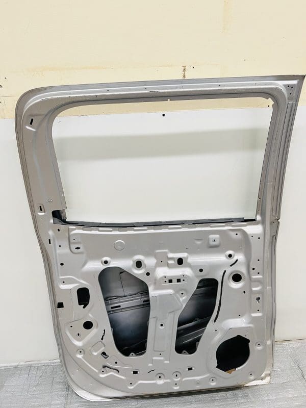 2014 2015 2016 2017 2018  CHEVY SILVERADO 1500 CREW CAB REAR LEFT OEM DOOR - Image 14