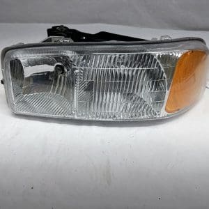 1999-2001 2002 2003 2004 2005 2006 Gmc Sierra Gmc Yukon Front Left Headlight
