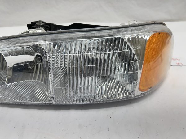 1999-2001 2002 2003 2004 2005 2006 Gmc Sierra Gmc Yukon Front Left Headlight - Image 6