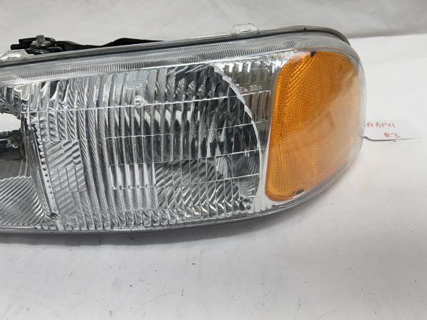 1999-2001 2002 2003 2004 2005 2006 Gmc Sierra Gmc Yukon Front Left Headlight - Image 7