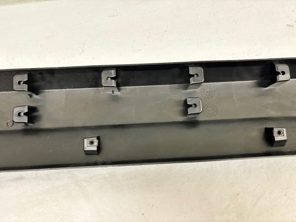 OEM 2022 2023 2024 Rivian R1T Front Left Lower Door Molding Cladding PT00000332 - Image 15