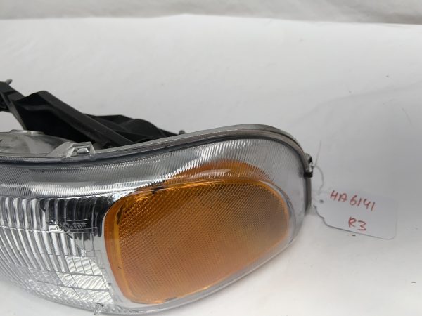 1999-2001 2002 2003 2004 2005 2006 Gmc Sierra Gmc Yukon Front Left Headlight - Image 9