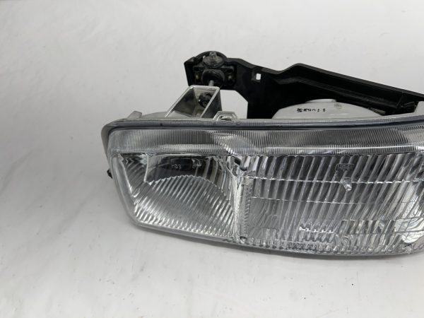 1999-2001 2002 2003 2004 2005 2006 Gmc Sierra Gmc Yukon Front Left Headlight - Image 11