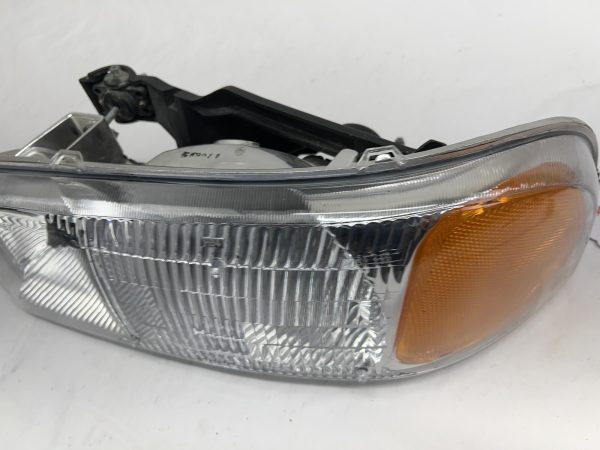 1999-2001 2002 2003 2004 2005 2006 Gmc Sierra Gmc Yukon Front Left Headlight - Image 12