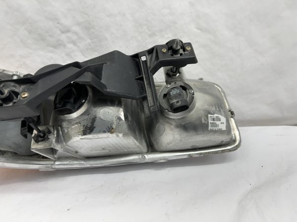 1999-2001 2002 2003 2004 2005 2006 Gmc Sierra Gmc Yukon Front Left Headlight - Image 14