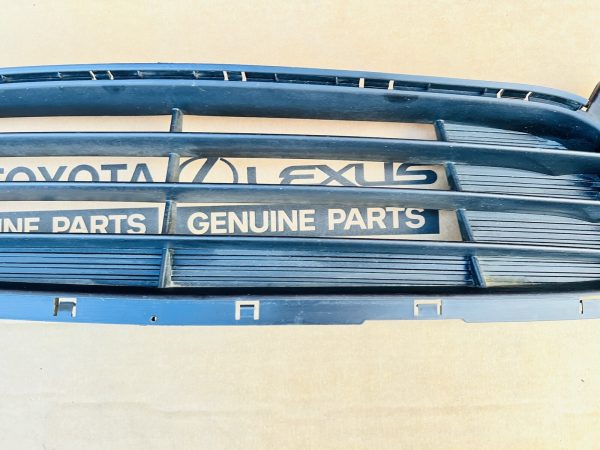 2011 2012 2013 2014 2015 2016 2017 HYUNDAI ACCENT FRONT OEM GRILLE 86561-1R010 - Image 3