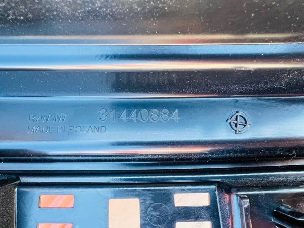 2018 2019 2020 2021 2022 VOLVO XC40 Rear Tailgate Sill Plate  Lid Lock 31440884 - Image 11