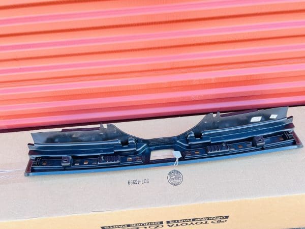 2018 2019 2020 2021 2022 VOLVO XC40 Rear Tailgate Sill Plate  Lid Lock 31440884 - Image 12