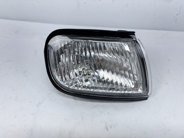 FOR 1997 1998 1999 NISSAN MAXIMA HALOGEN FRONT RIGHT TURN SIGNAL PARK MARKER