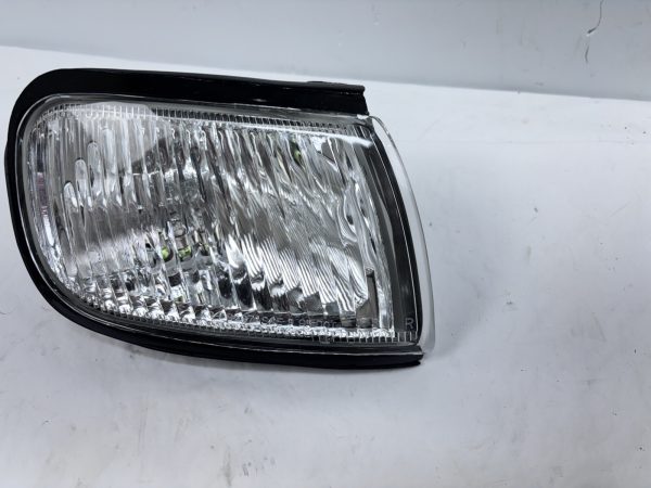 FOR 1997 1998 1999 NISSAN MAXIMA HALOGEN FRONT RIGHT TURN SIGNAL PARK MARKER - Image 2