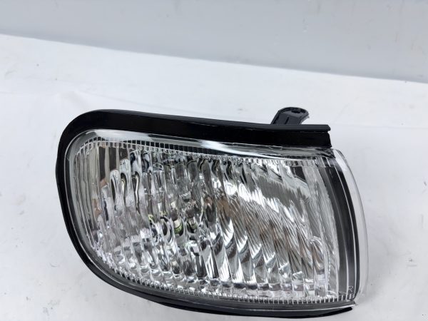 FOR 1997 1998 1999 NISSAN MAXIMA HALOGEN FRONT RIGHT TURN SIGNAL PARK MARKER - Image 4