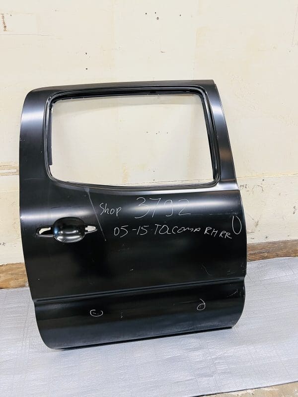 2005-2008 2009 2010 2011 2012 2013 2014 2015 TOYOTA TACOMA REAR RIGHT OEM DOOR