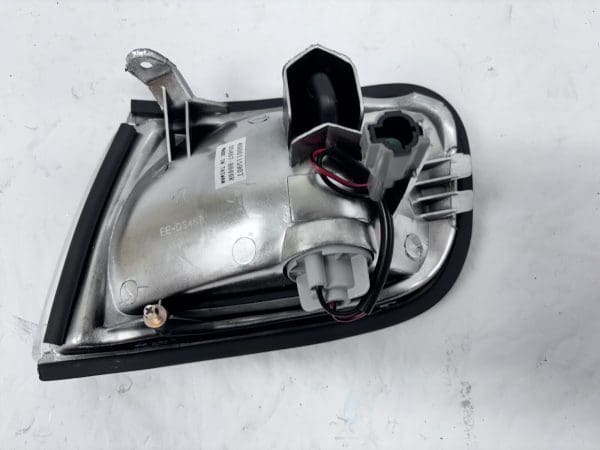FOR 1997 1998 1999 NISSAN MAXIMA HALOGEN FRONT RIGHT TURN SIGNAL PARK MARKER - Image 9