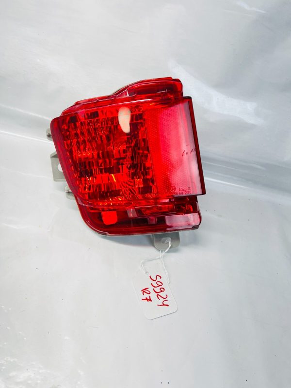 2016 2017 2018 TOYOTA LAND CRUISER REAR LEFT OEM REFLECTOR