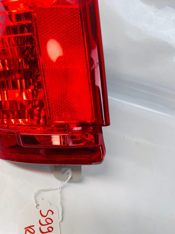 2016 2017 2018 TOYOTA LAND CRUISER REAR LEFT OEM REFLECTOR - Image 3