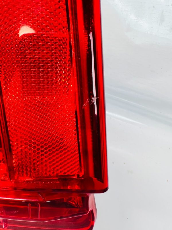 2016 2017 2018 TOYOTA LAND CRUISER REAR LEFT OEM REFLECTOR - Image 4