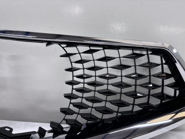 OEM MINT 2017 2018 2019 2020  ACURA MDX BLACK FRONT OEM GRILLE GENUINE - Image 3