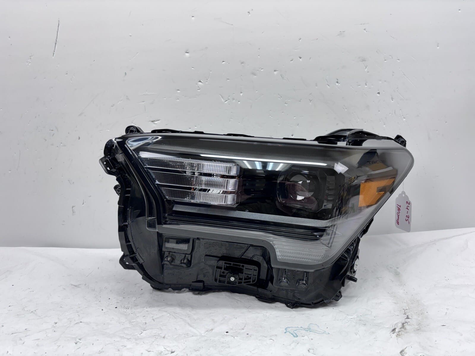 NICE 2024 2025 TOYOTA TACOMA LED FRONT LEFT OEM HEADLIGHT - Image 2