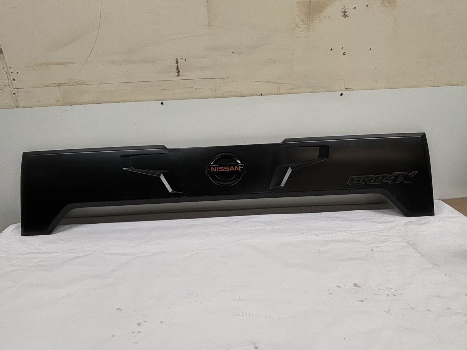 2019-2021 2022 2023 NISSAN TITAN PRO4X REAR OEM TAILGATE APPLIQUE MOLDING TRIM