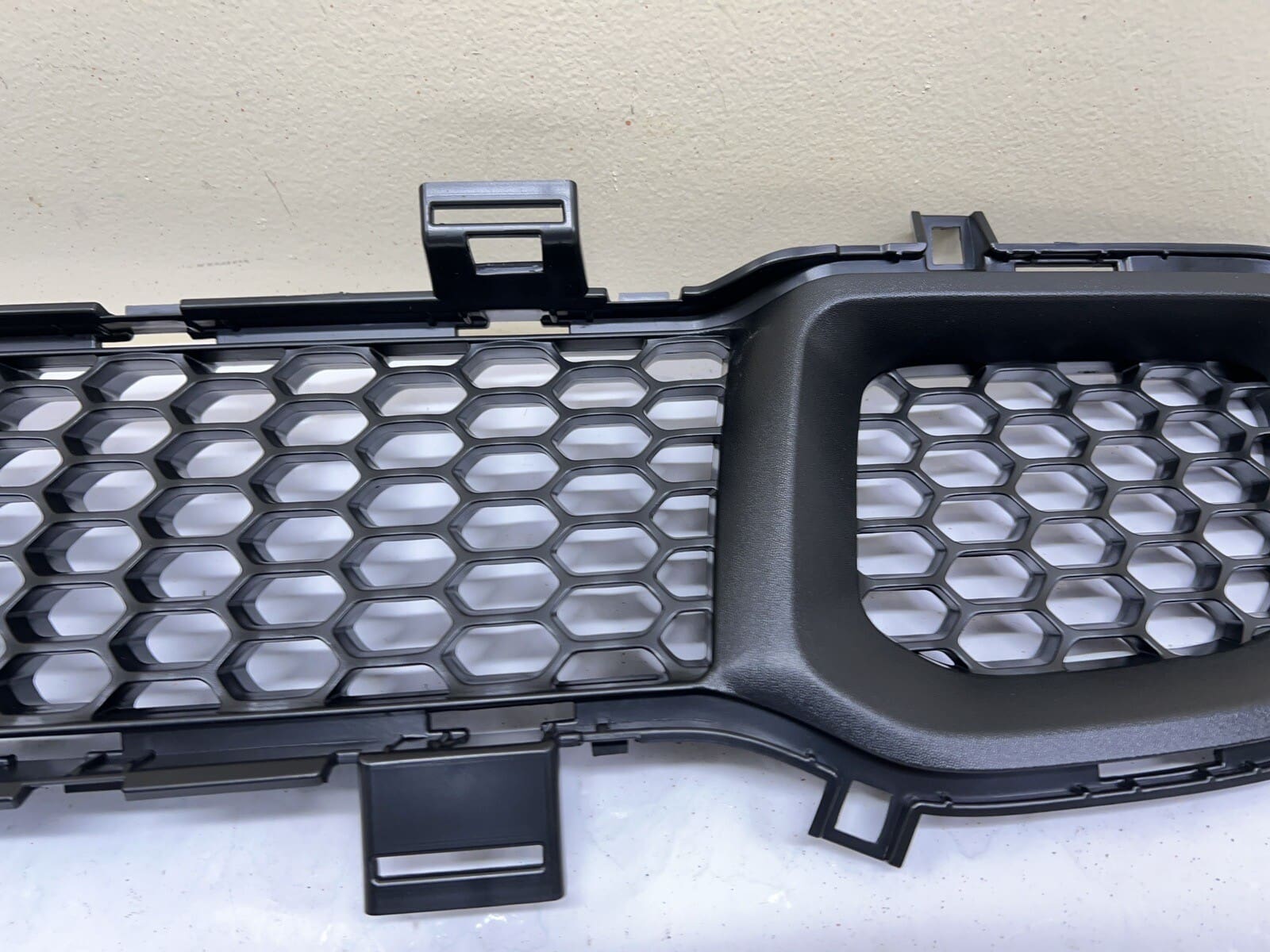 2014 2015 2016 2017 2018 JEEP CHEROKEE FRONT BUMPER LOWER GRILLE CAPA - Image 4