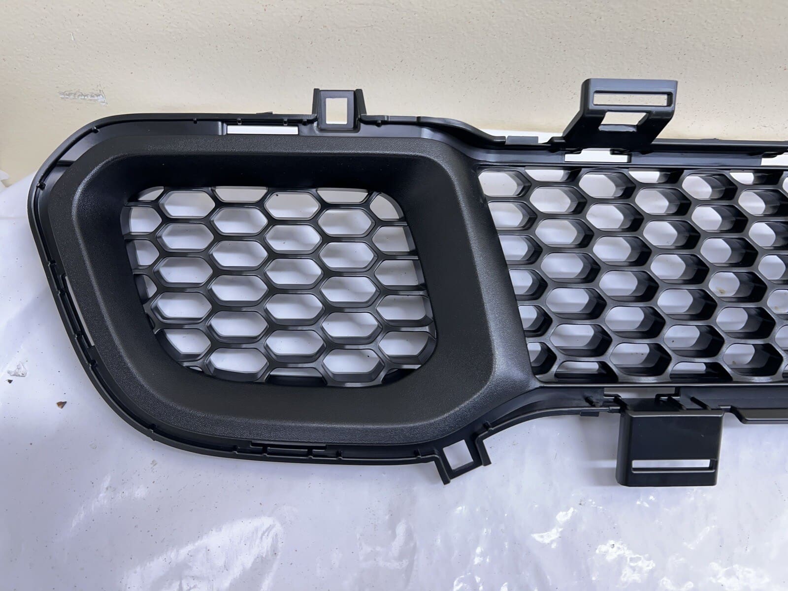 2014 2015 2016 2017 2018 JEEP CHEROKEE FRONT BUMPER LOWER GRILLE CAPA - Image 10