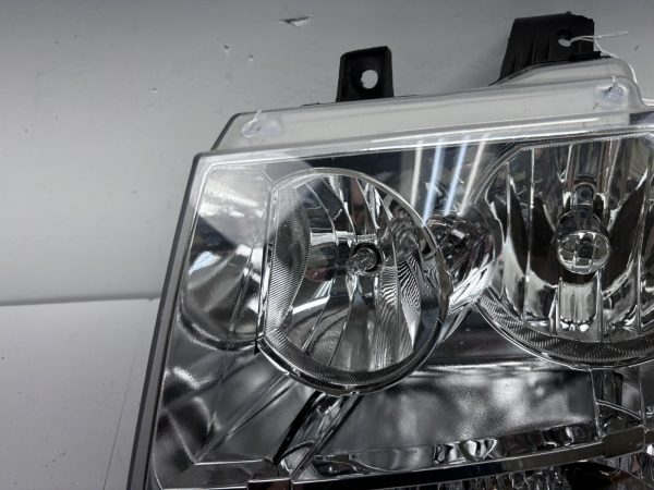 2007 2008 2009 2010 2011 2012 2013 2014 TAHOE SUBURBAN AVALANCHE LEFT  HEADLIGHT - Image 4