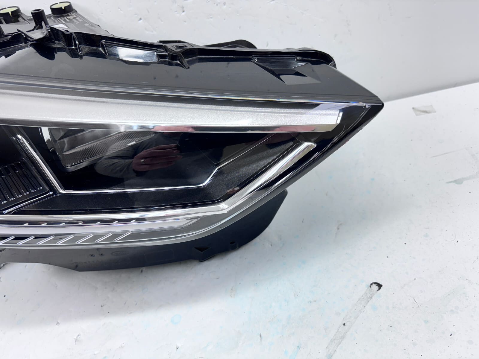 83A941034B 2019 2020 2021 2022 2023 AUDI Q3 LED FRONT RIGHT OEM HEADLIGHT - Image 2