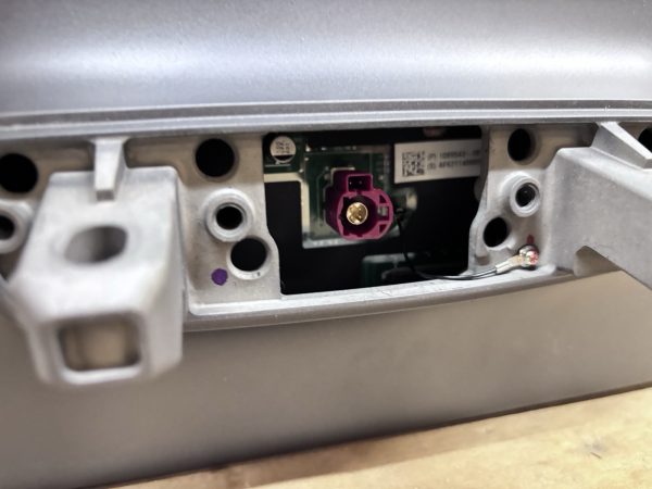 OEM 1089543-00-j 2017 2018 2019 2020 Tesla Model 3 Y Center Console Screen - Image 16