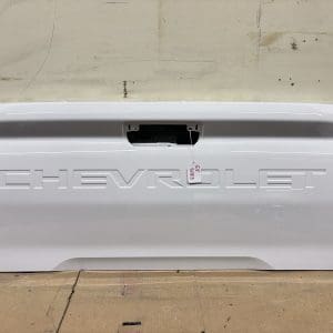 OEM GENUINE 2023 2024 2025 CHEVY COLORADO WHITE REAR TAILGATE NICE
