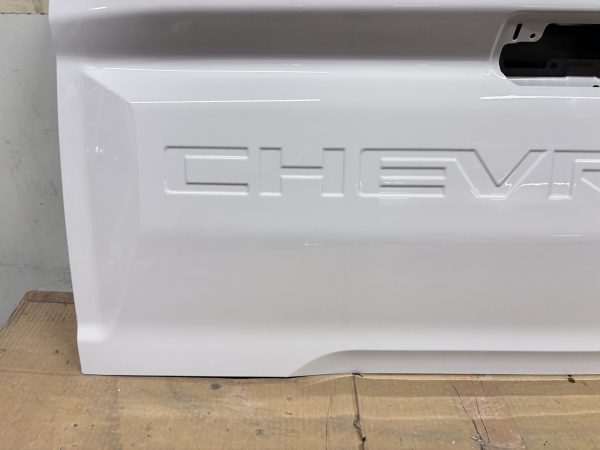 OEM GENUINE 2023 2024 2025 CHEVY COLORADO WHITE REAR TAILGATE NICE - Image 4