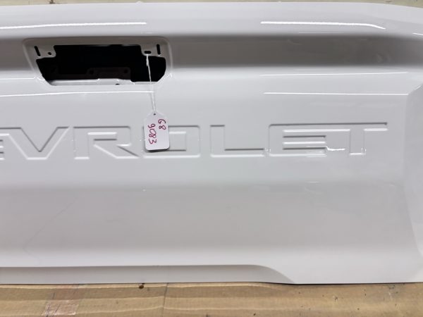 OEM GENUINE 2023 2024 2025 CHEVY COLORADO WHITE REAR TAILGATE NICE - Image 6