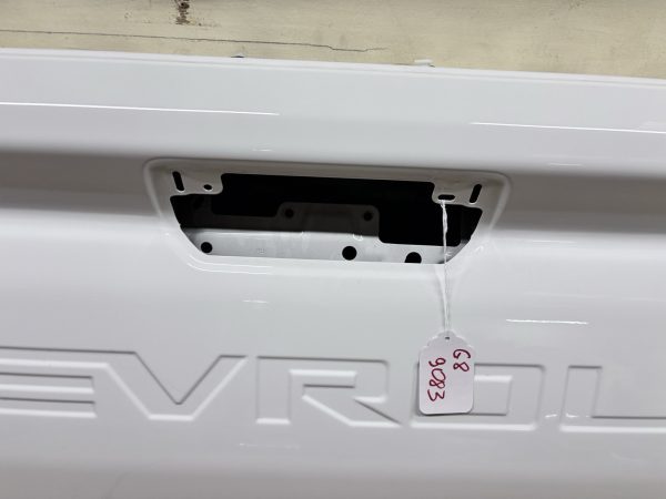 OEM GENUINE 2023 2024 2025 CHEVY COLORADO WHITE REAR TAILGATE NICE - Image 12