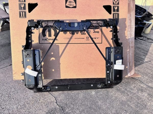 OEM GENUINE 68377400ad 2021-2024 JEEP GRAND CHEROKEE FRONT RADIATOR SUPPORT
