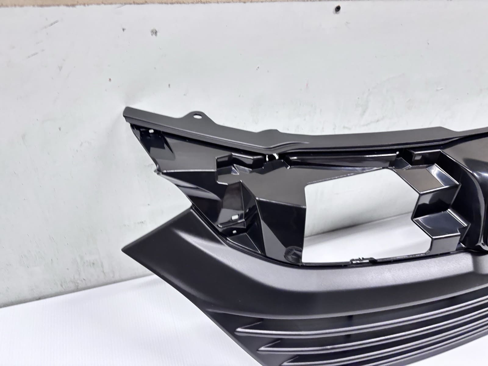 OEM GENUINE 2019 2020 2021 2022 HONDA HRV GRILLE 71121-t7w-a11 - Image 11