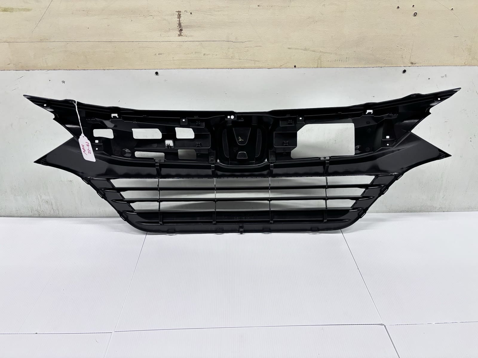 OEM GENUINE 2019 2020 2021 2022 HONDA HRV GRILLE 71121-t7w-a11 - Image 13